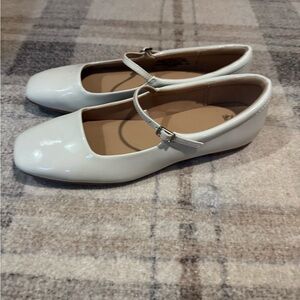 Wild Fable White Flats with Strap